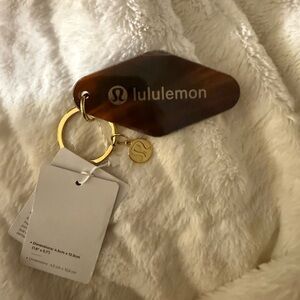 NWT Lululemon Diamond-Shaped Hotel Keychain $20 Retail !